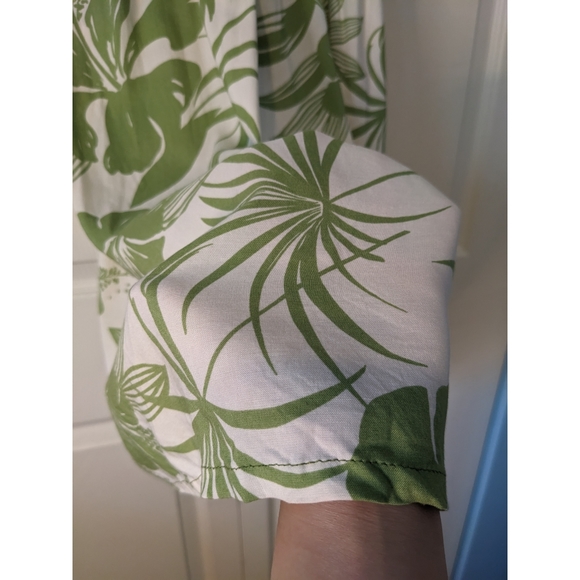 3/$20! Green Hawaiian Floral Dress - Picture 5 of 8